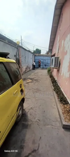 3chbre Villa dans Limete à Vendre