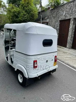 New TVS King Cargo 2025 Blanc