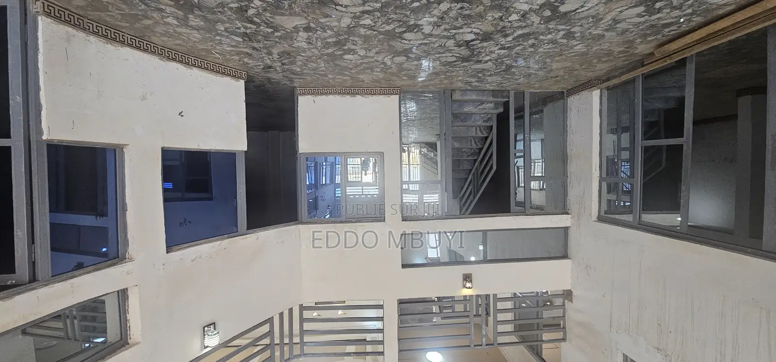 Bâtiment À Louer / Météo / Faustin