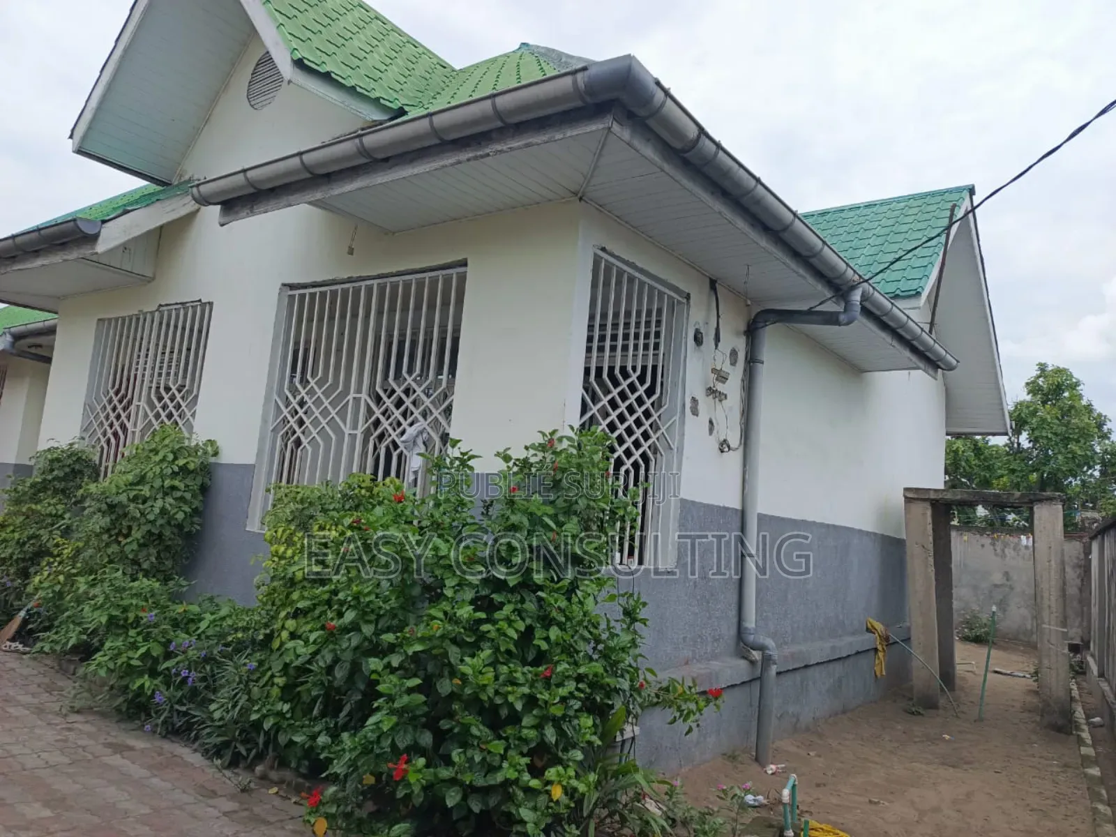 4chbre Villa dans Efobank, Nsele à Vendre