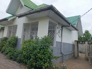 4chbre Villa dans Efobank, Nsele à Vendre