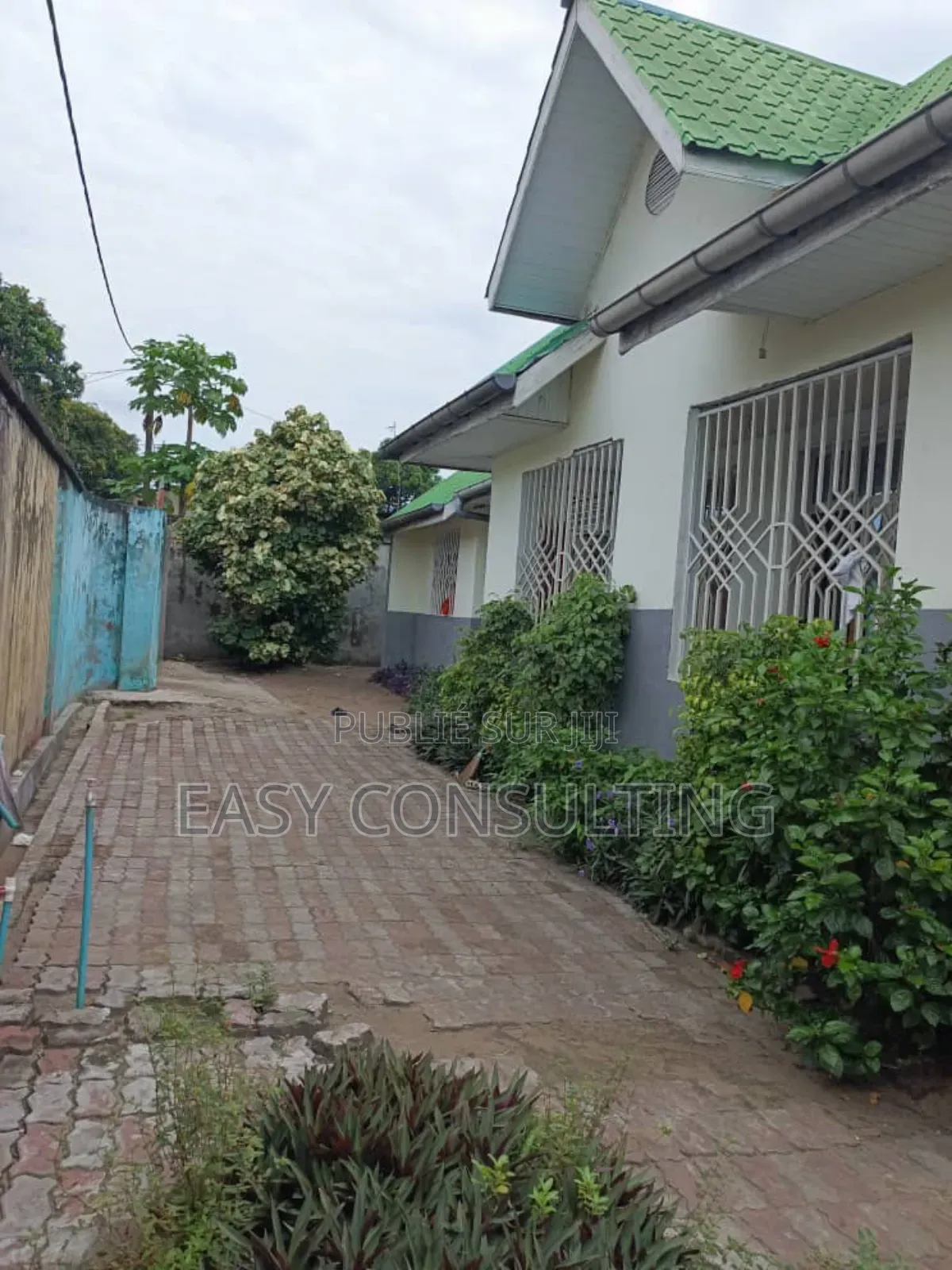 4chbre Villa dans Efobank, Nsele à Vendre