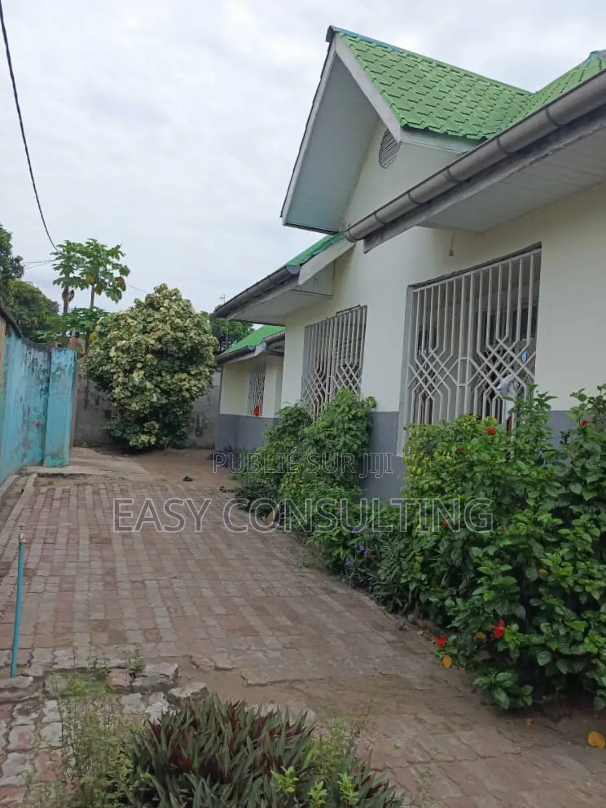 4chbre Villa dans Efobank, Nsele à Vendre