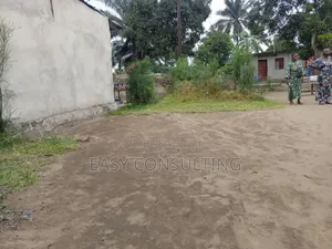 Parcelle Avec Grand Studio À Vendre – Quartier Camp Pm, C/N’Sele