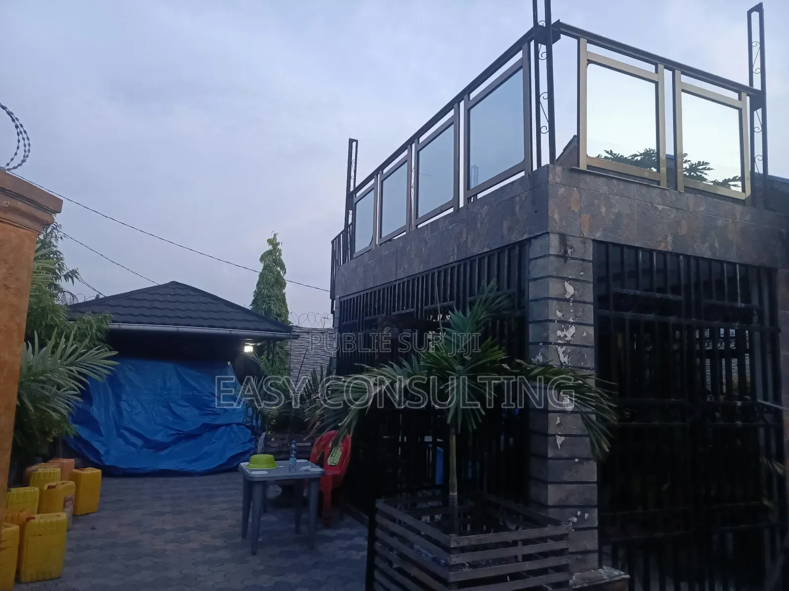 3chbre Villa dans Esplanade, Nsele à Vendre