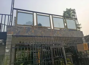 3chbre Villa dans Esplanade, Nsele à Vendre