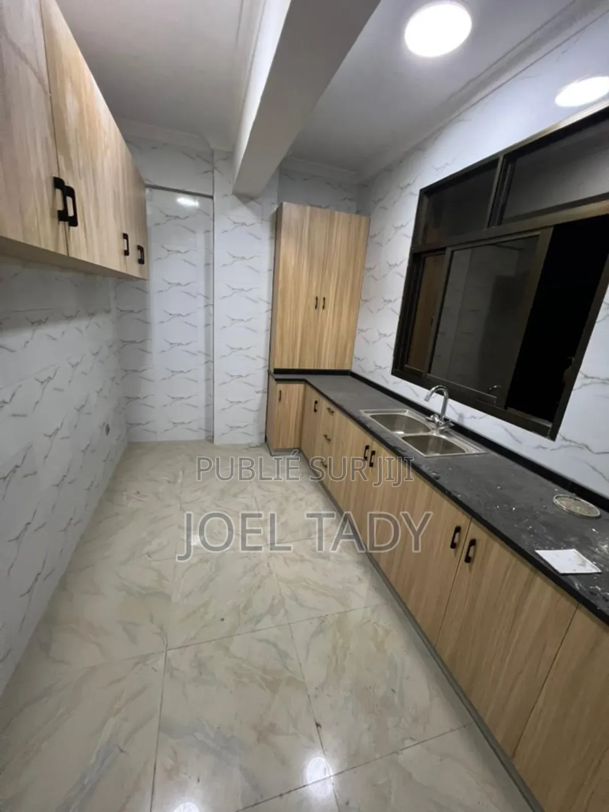 3chbre Appartement dans Empire Supreme, Kintambo à Vendre