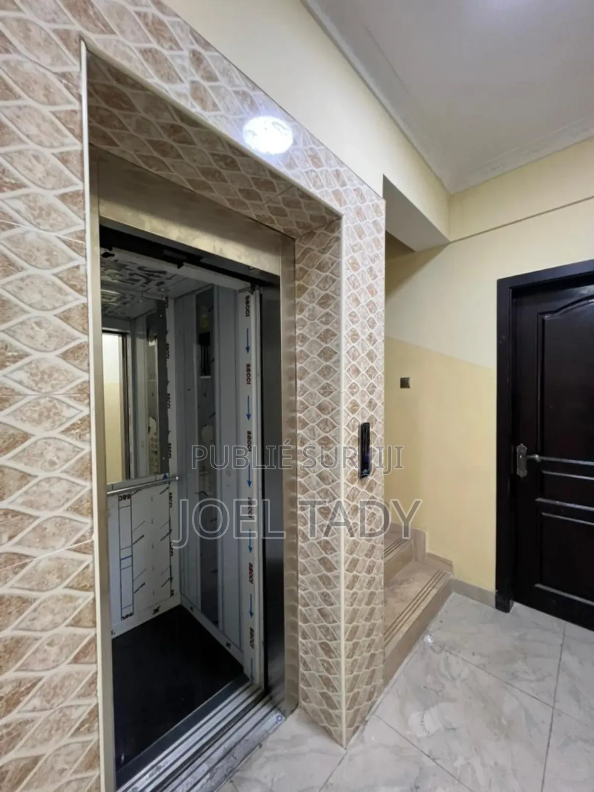 3chbre Appartement dans Empire Supreme, Kintambo à Vendre