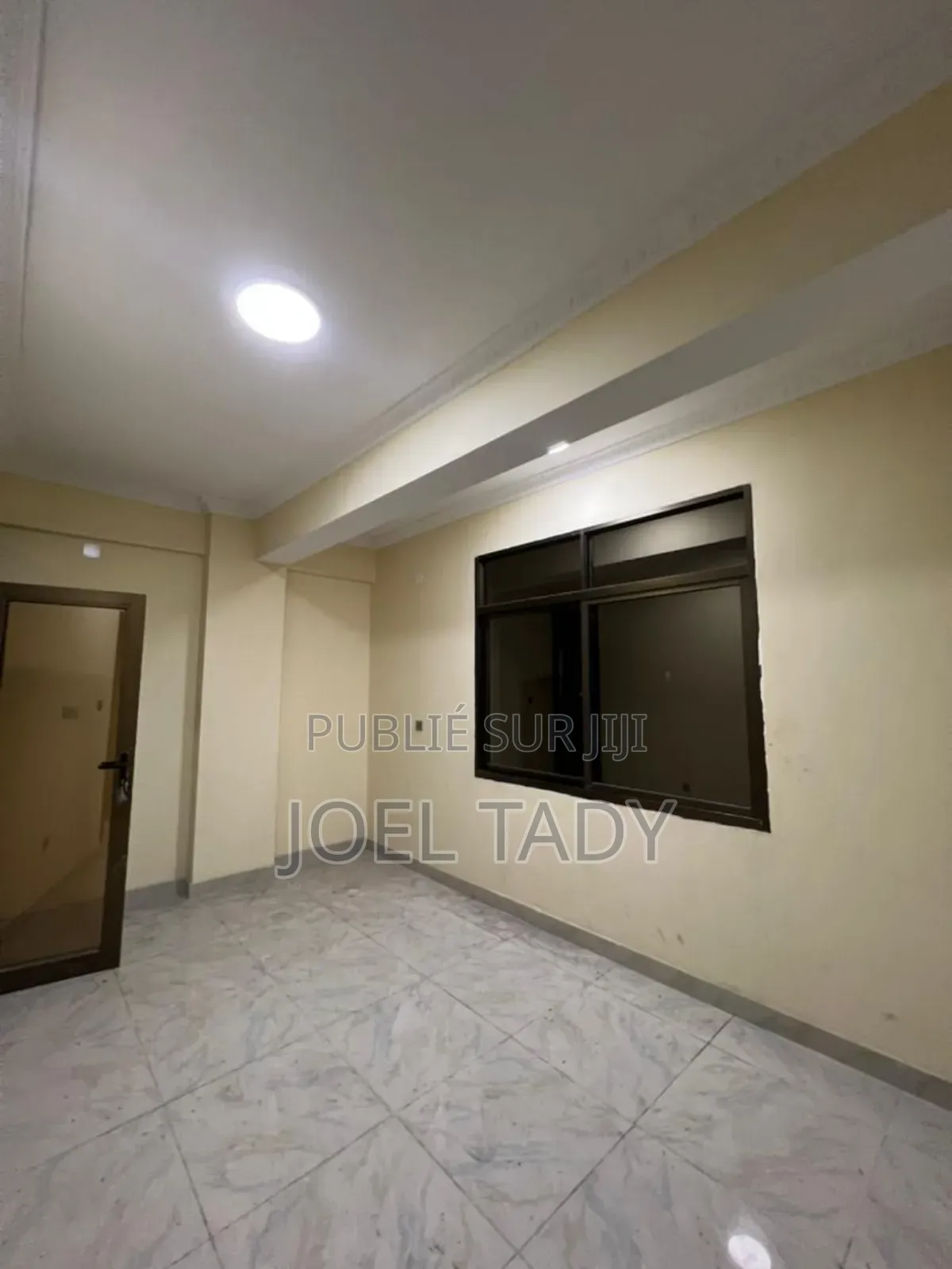 3chbre Appartement dans Empire Supreme, Kintambo à Vendre