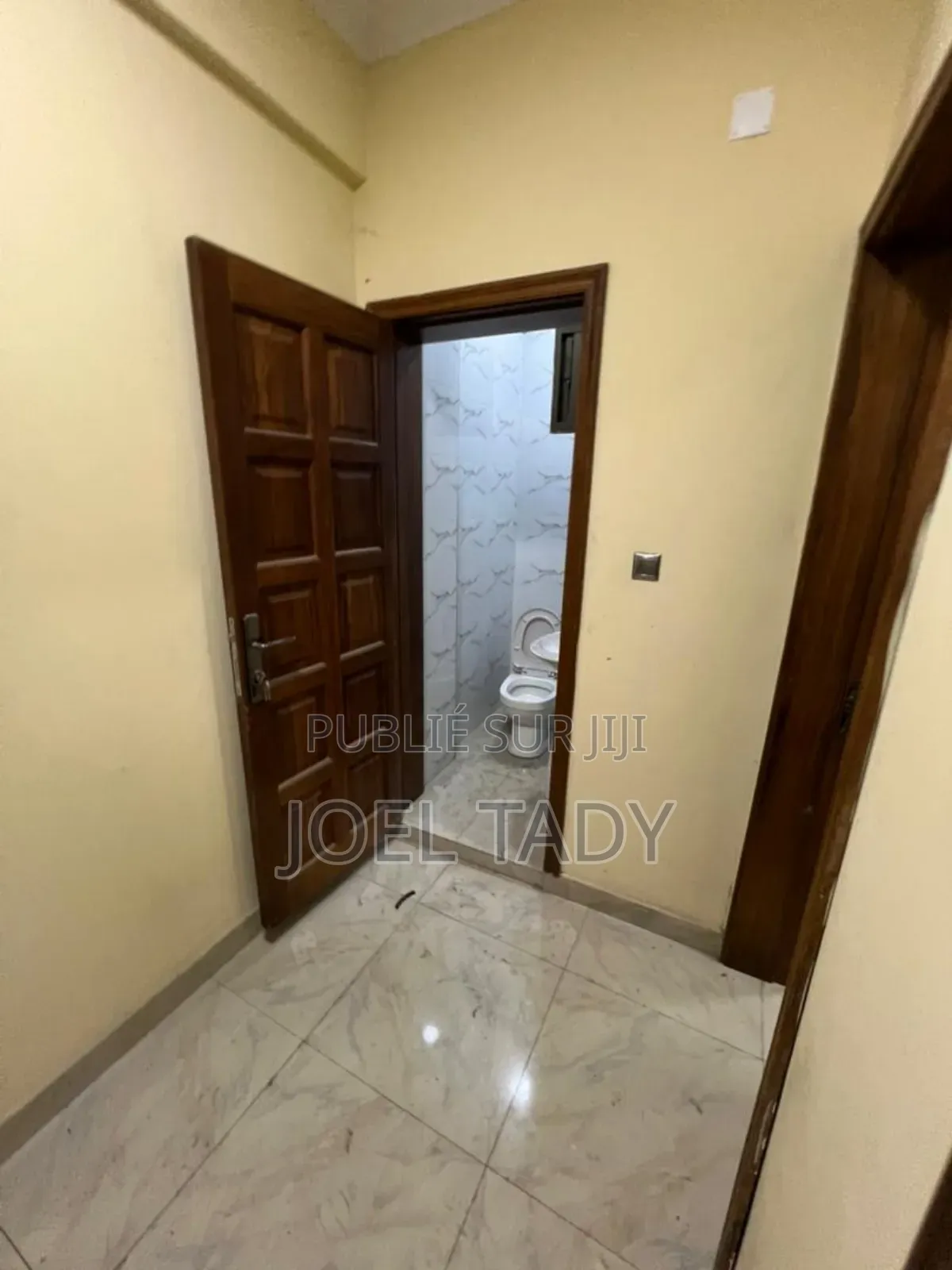 3chbre Appartement dans Empire Supreme, Kintambo à Vendre