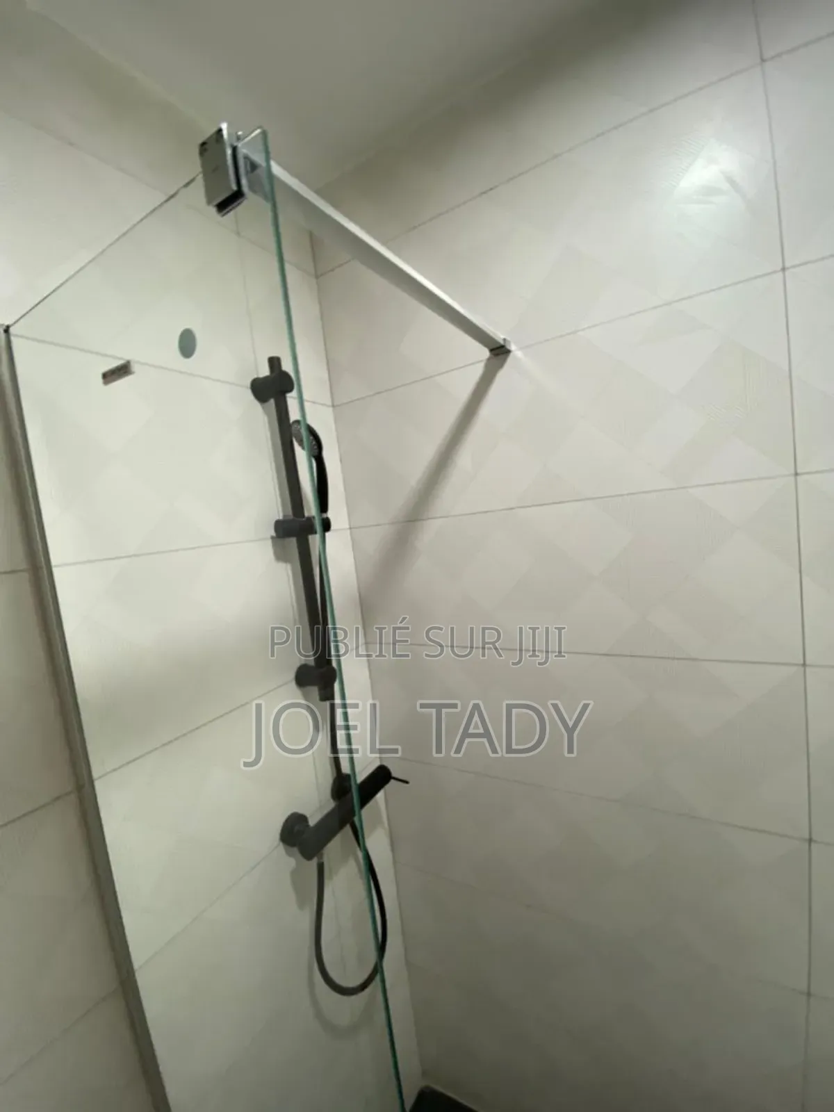 Furnished 3chbre Villa dans Empire Supreme, Kinshasa (commune) à Louer