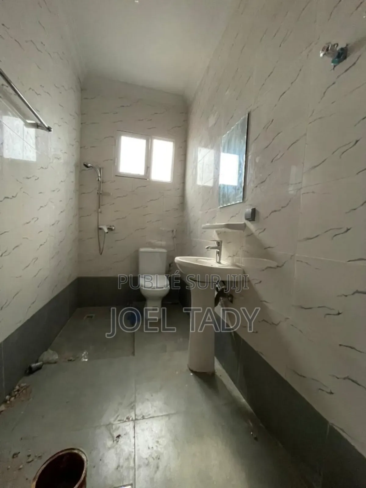 3chbre Appartement dans Empire Supreme, Ngaliema à Louer