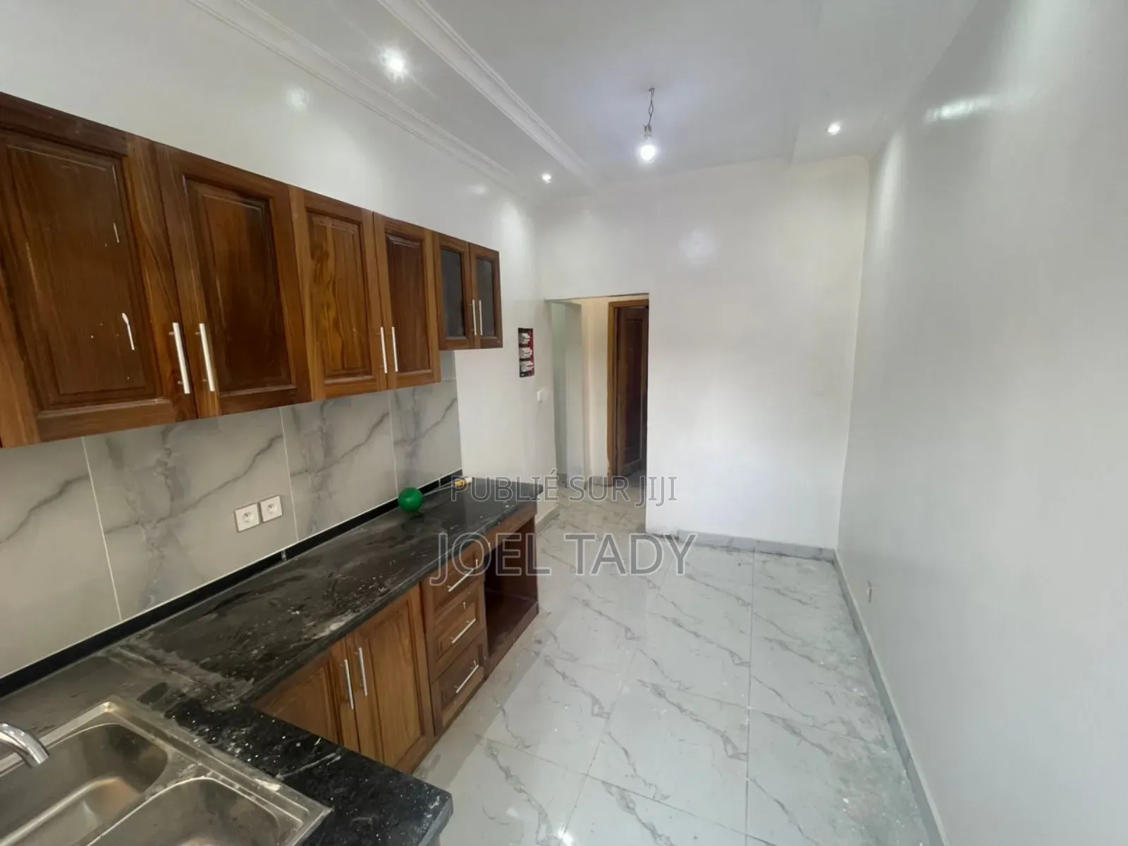 2chbre Appartement dans Empire Supreme, Ngaliema à Louer