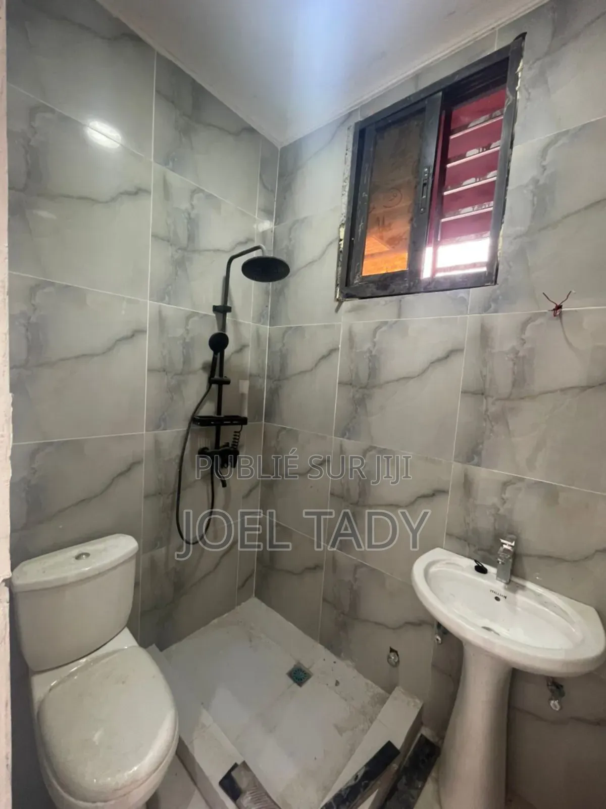 2chbre Appartement dans Empire Supreme, Ngaliema à Louer