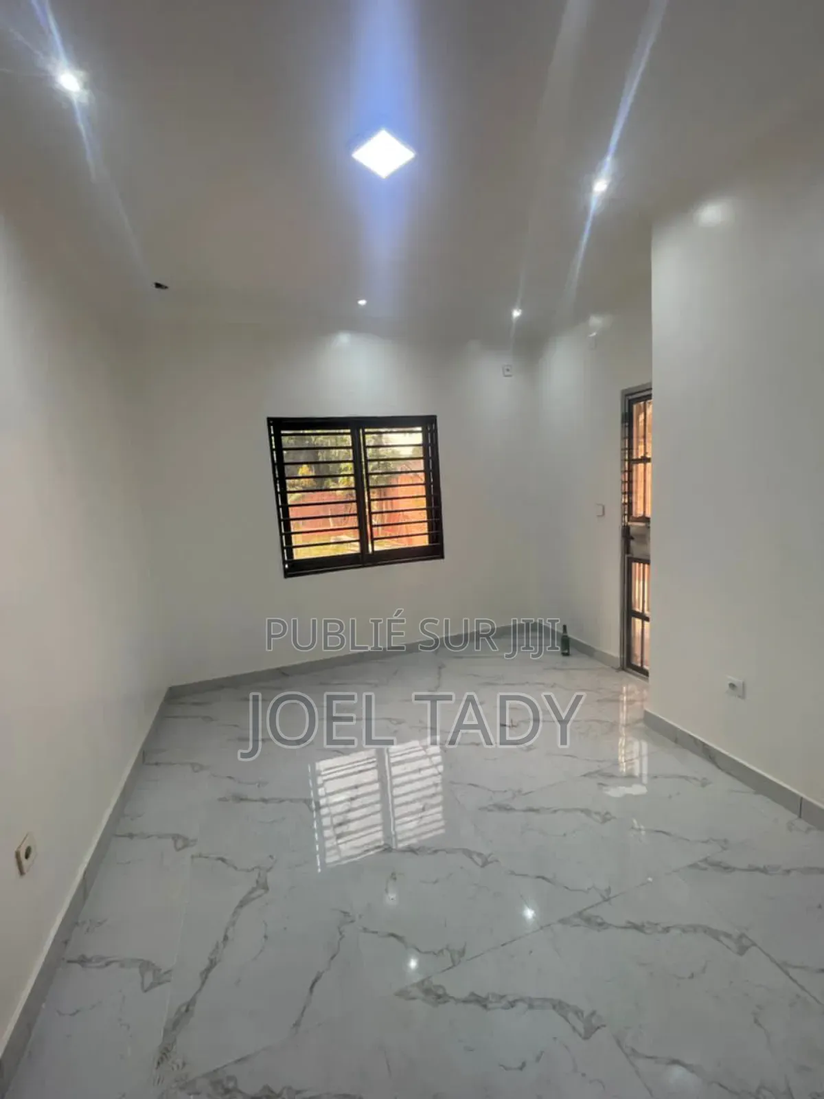 2chbre Appartement dans Empire Supreme, Ngaliema à Louer