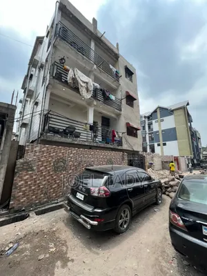 9chbre Blocs d'appartements dans Empire Suprême, Ngaliema à Vendre