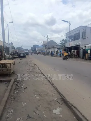 1chbre Villa dans Q6, Ndjili à Vendre