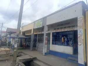 1chbre Villa dans Q6, Ndjili à Vendre