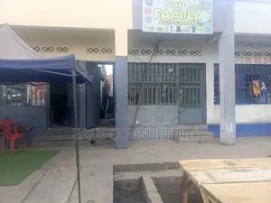 1chbre Villa dans Q6, Ndjili à Vendre