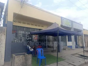 1chbre Villa dans Q6, Ndjili à Vendre