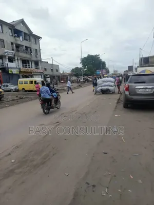 1chbre Villa dans Q6, Ndjili à Vendre