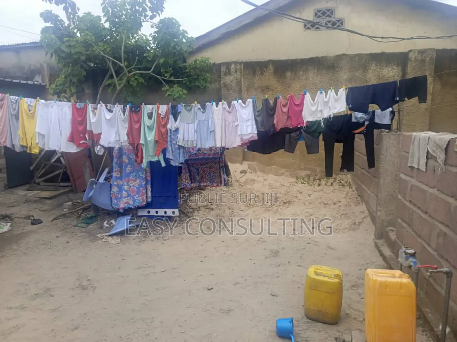 1chbre Villa dans Q6, Ndjili à Vendre