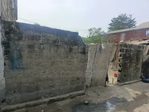 1chbre Villa dans Q1, Ndjili à Vendre