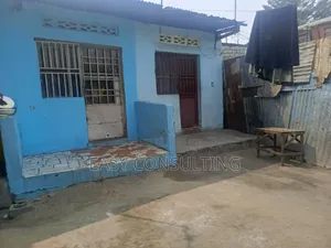 1chbre Villa dans Q1, Ndjili à Vendre
