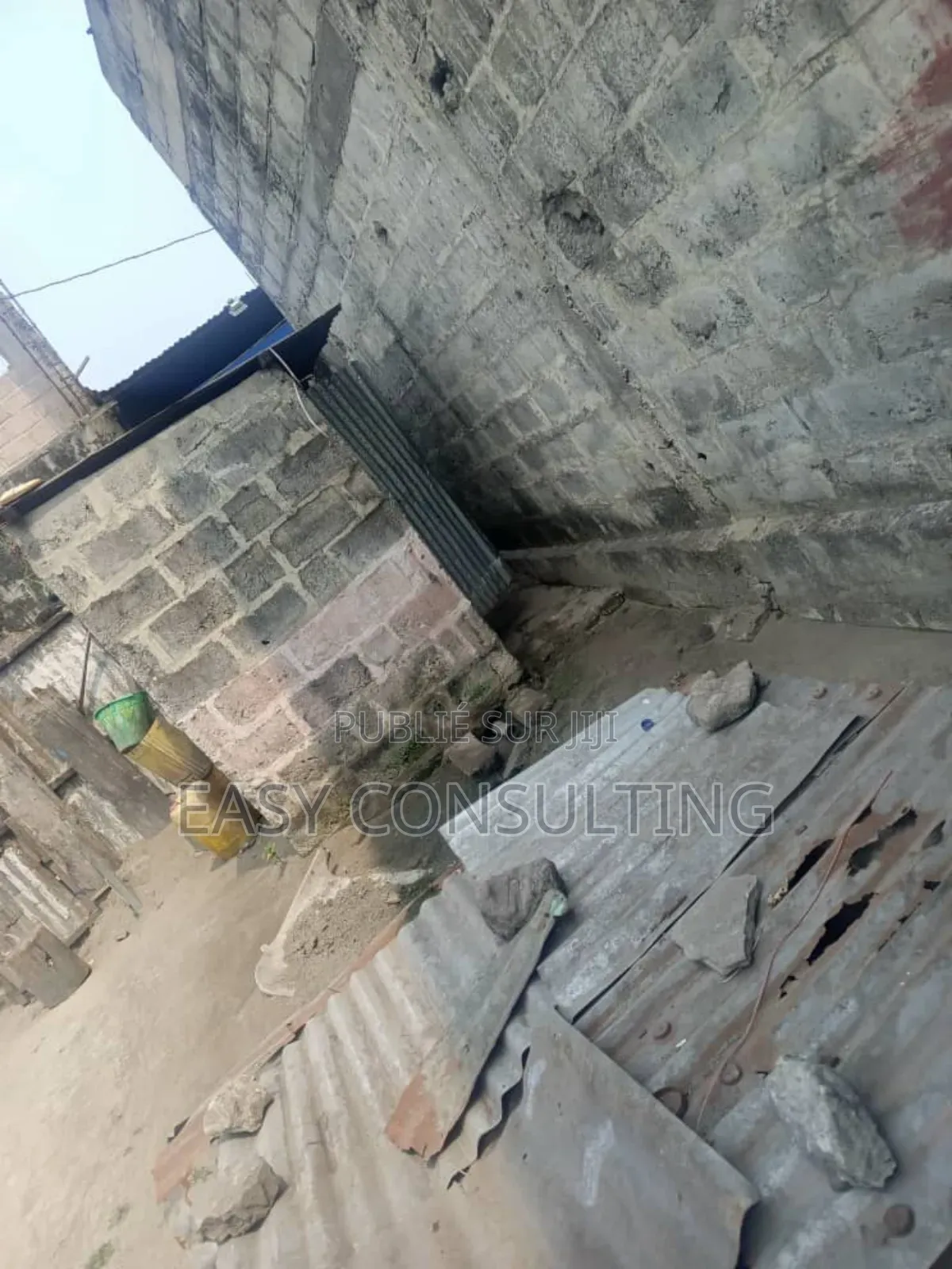 1chbre Villa dans Q1, Ndjili à Vendre