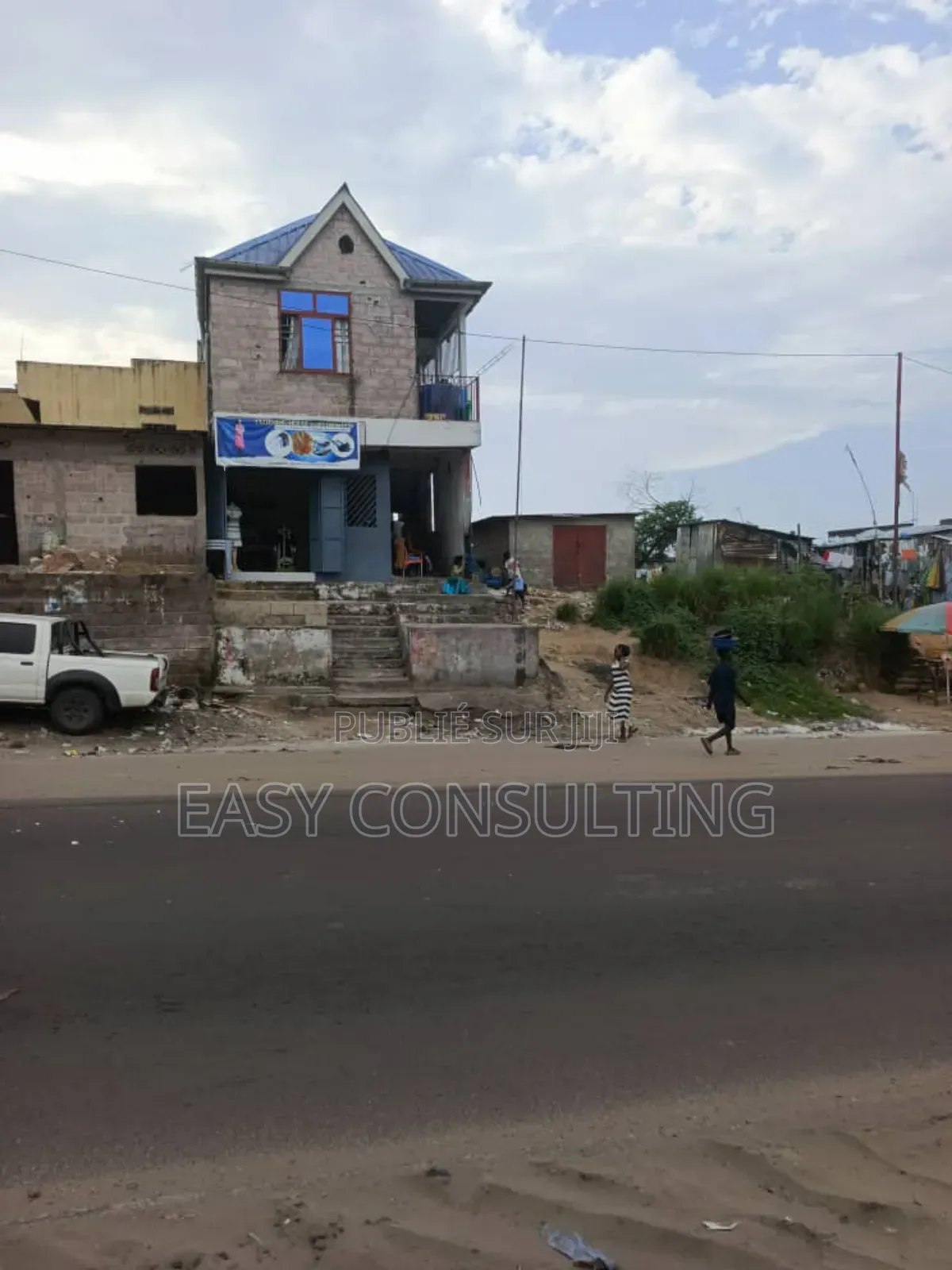 3chbre Villa dans Trois Paillotes, Nsele à Vendre