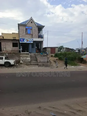 3chbre Villa dans Trois Paillotes, Nsele à Vendre