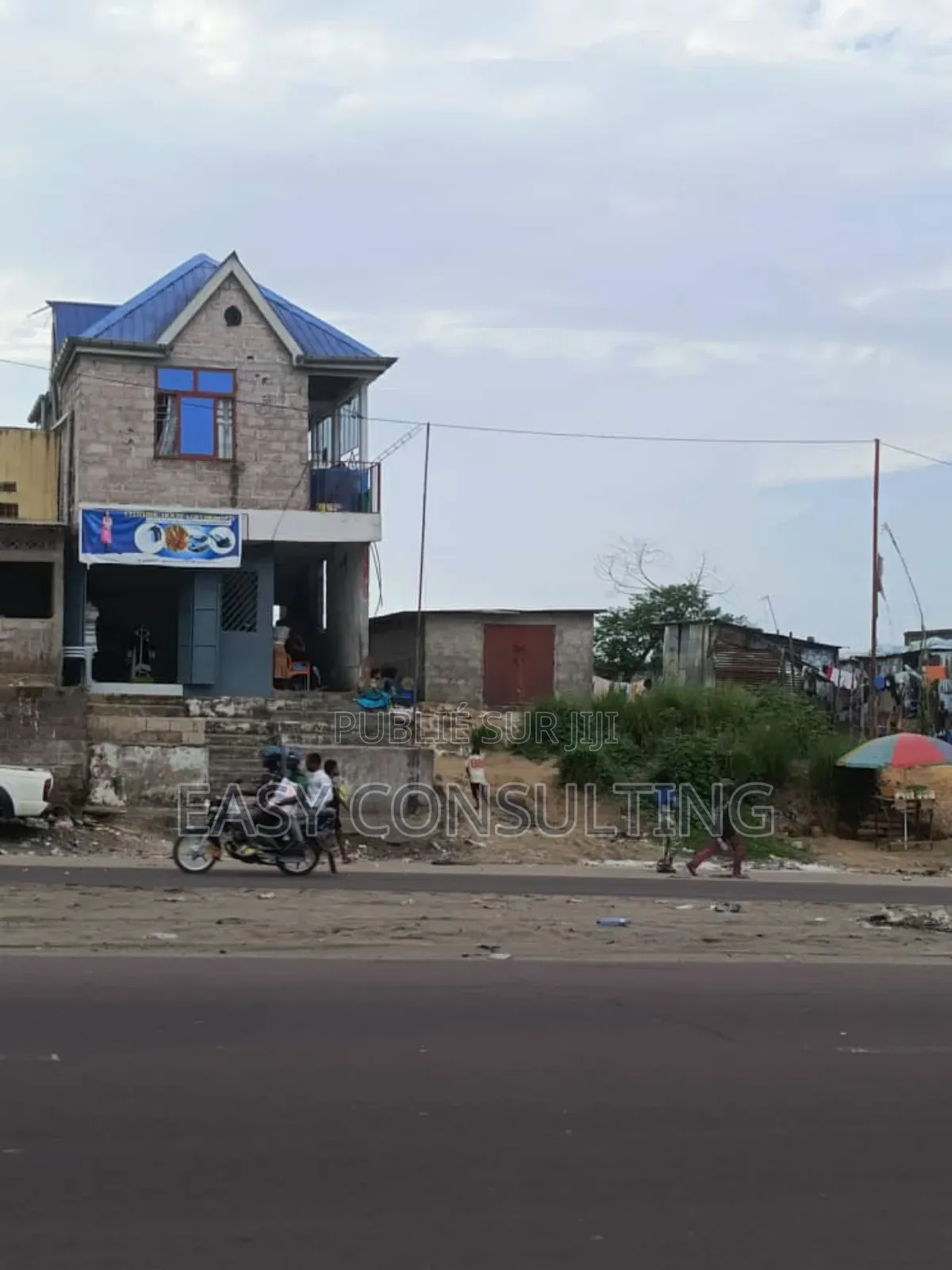 3chbre Villa dans Trois Paillotes, Nsele à Vendre