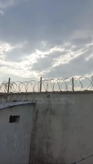 3chbre Villa dans Trois Paillotes, Nsele à Vendre