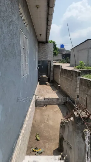 3chbre Villa dans Bât, Nsele à Vendre