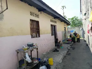 2chbre Villa dans Q13, Ndjili à Vendre