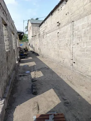 2chbre Villa dans Q13, Ndjili à Vendre