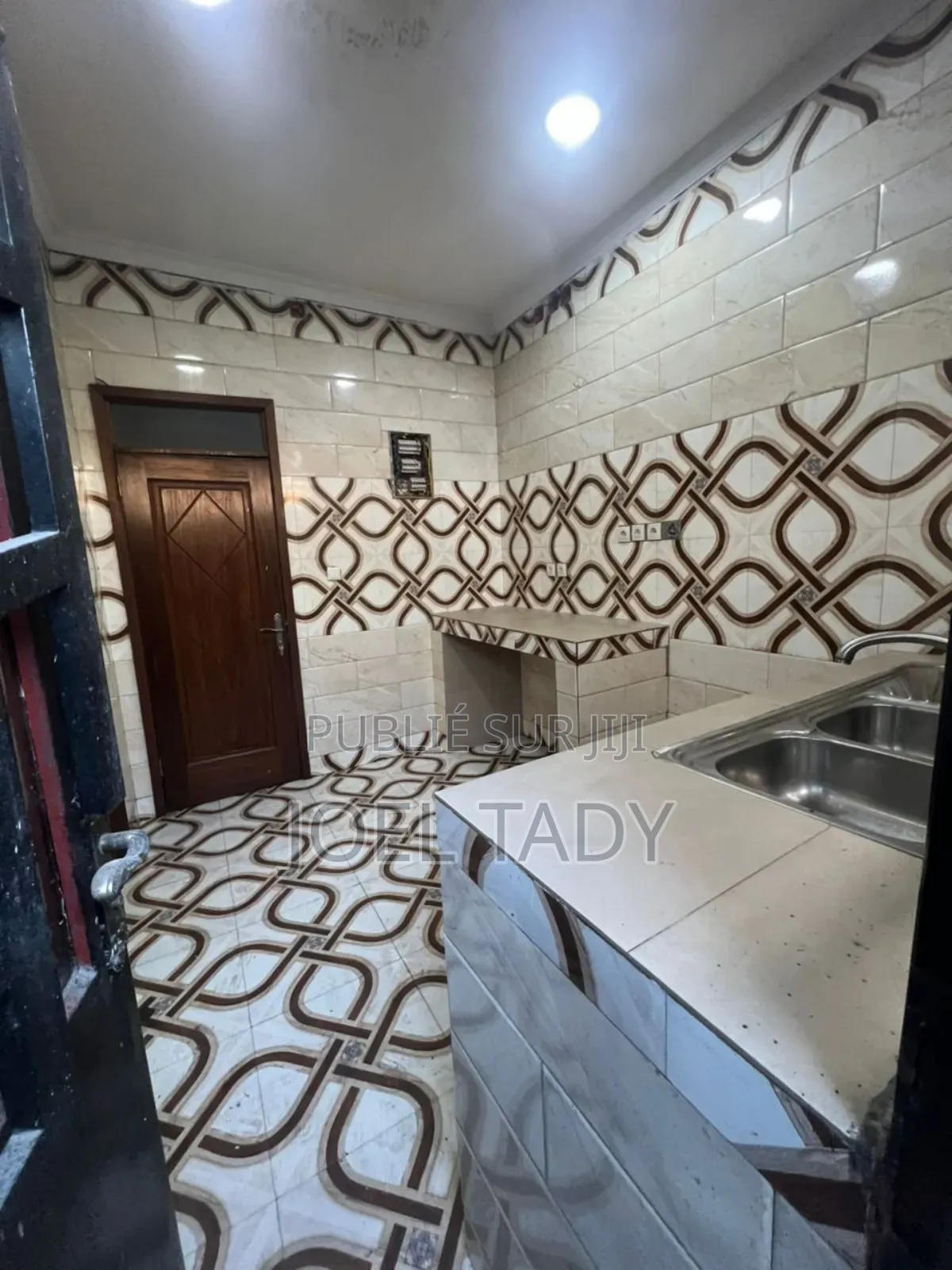 2chbre Appartement dans Empire Supreme, Ngaliema à Louer