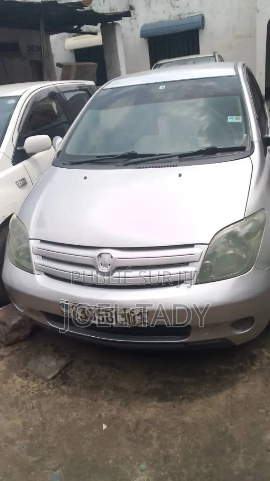 Toyota IST 2011 Gris