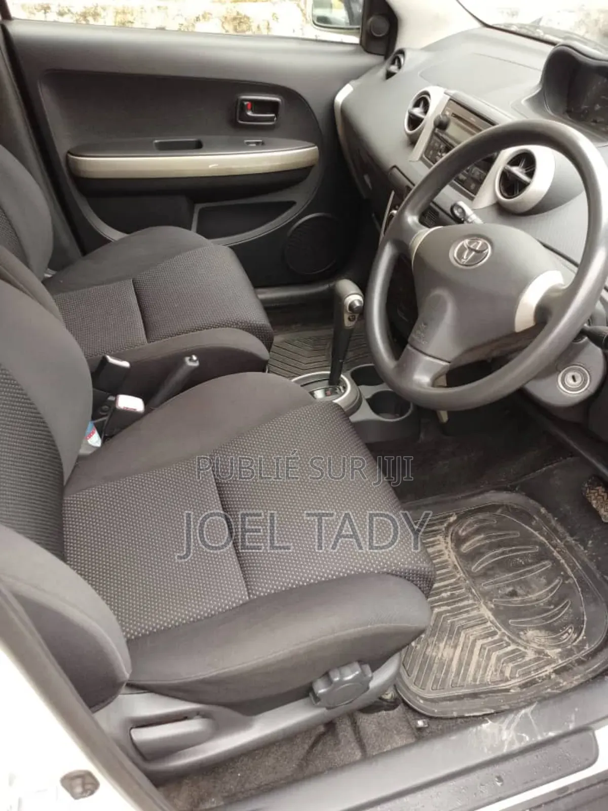 Toyota IST 2011 Gris