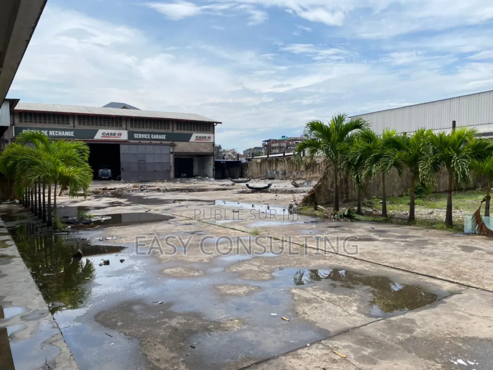 Concession 9 Portes + 3 Entrepôts en Location À Limete