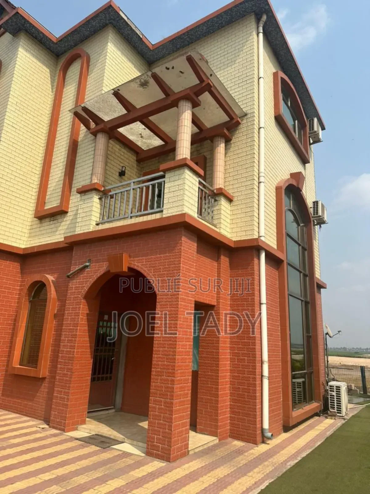 5chbre Villa dans Empire Supreme, Ngaliema à Vendre