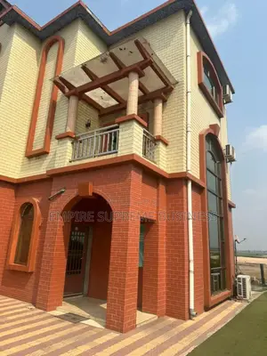 5chbre Villa dans Empire Supreme, Ngaliema à Vendre