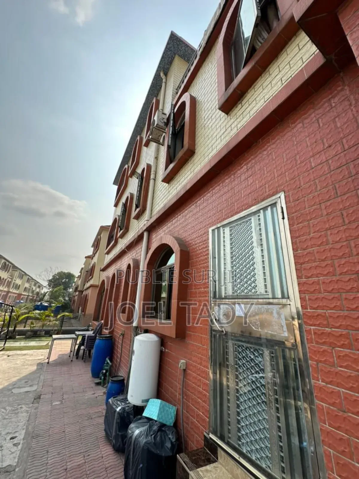 5chbre Villa dans Empire Supreme, Ngaliema à Vendre