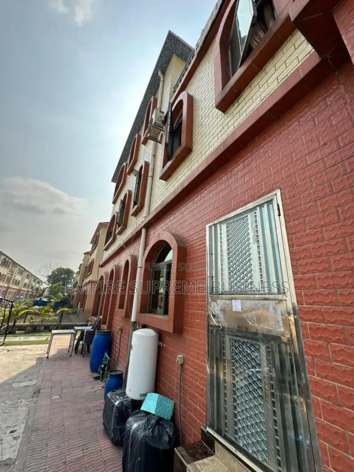 5chbre Villa dans Empire Supreme, Ngaliema à Vendre