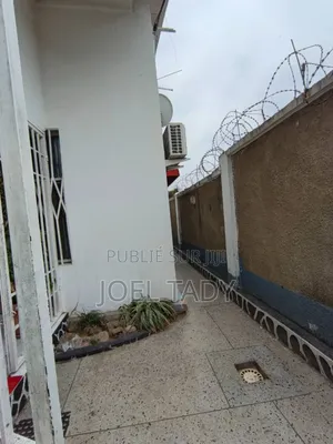 3chbre Villa dans Empire Supreme, Ngaliema à Vendre