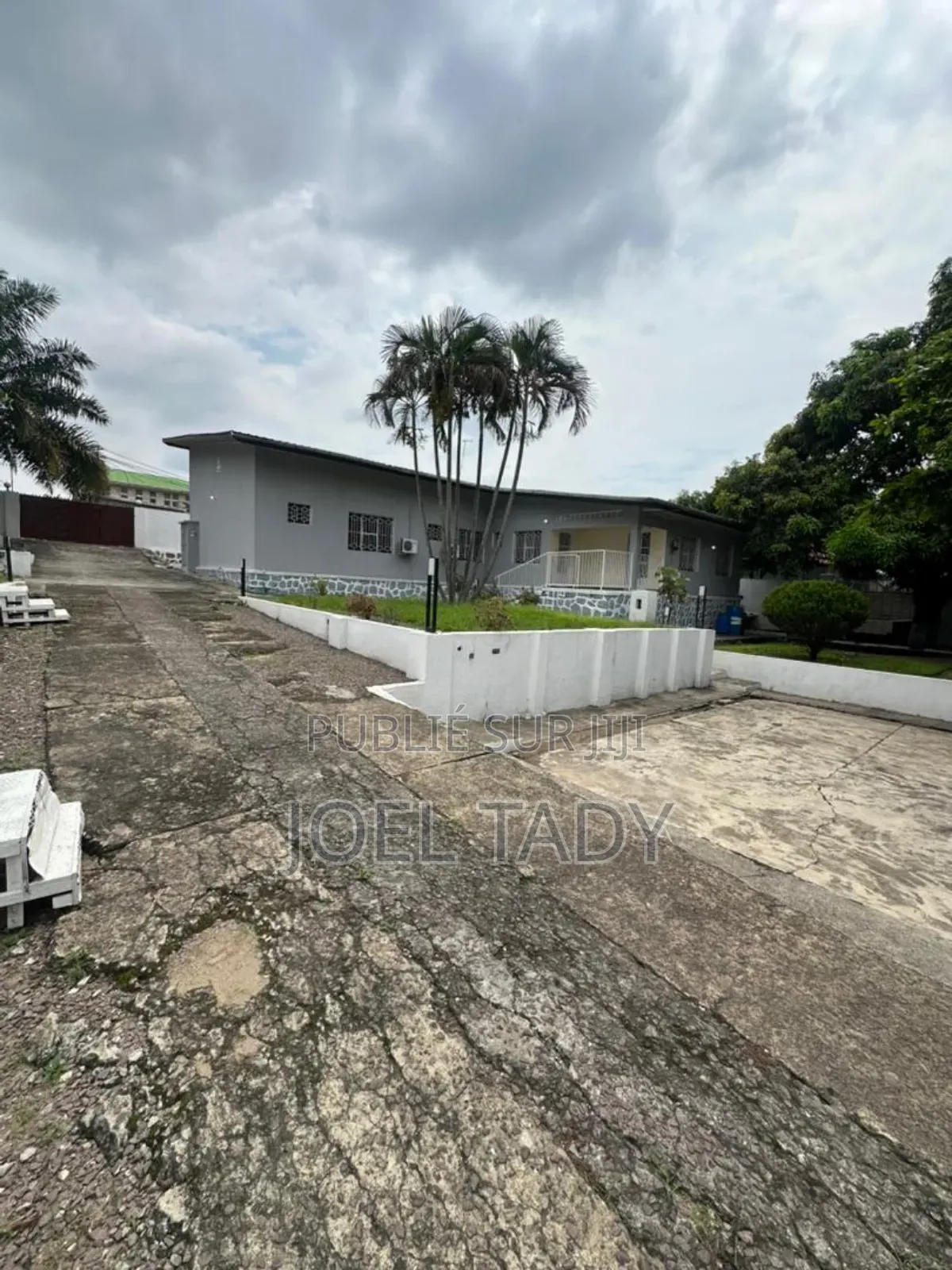 5chbre Villa dans Empire Supreme, Ngaliema à Vendre