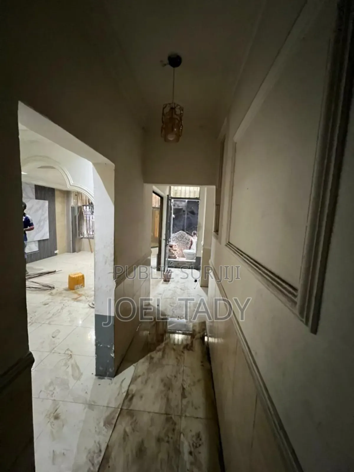 5chbre Maison de ferme dans Empire Supreme, Ngaliema à Vendre