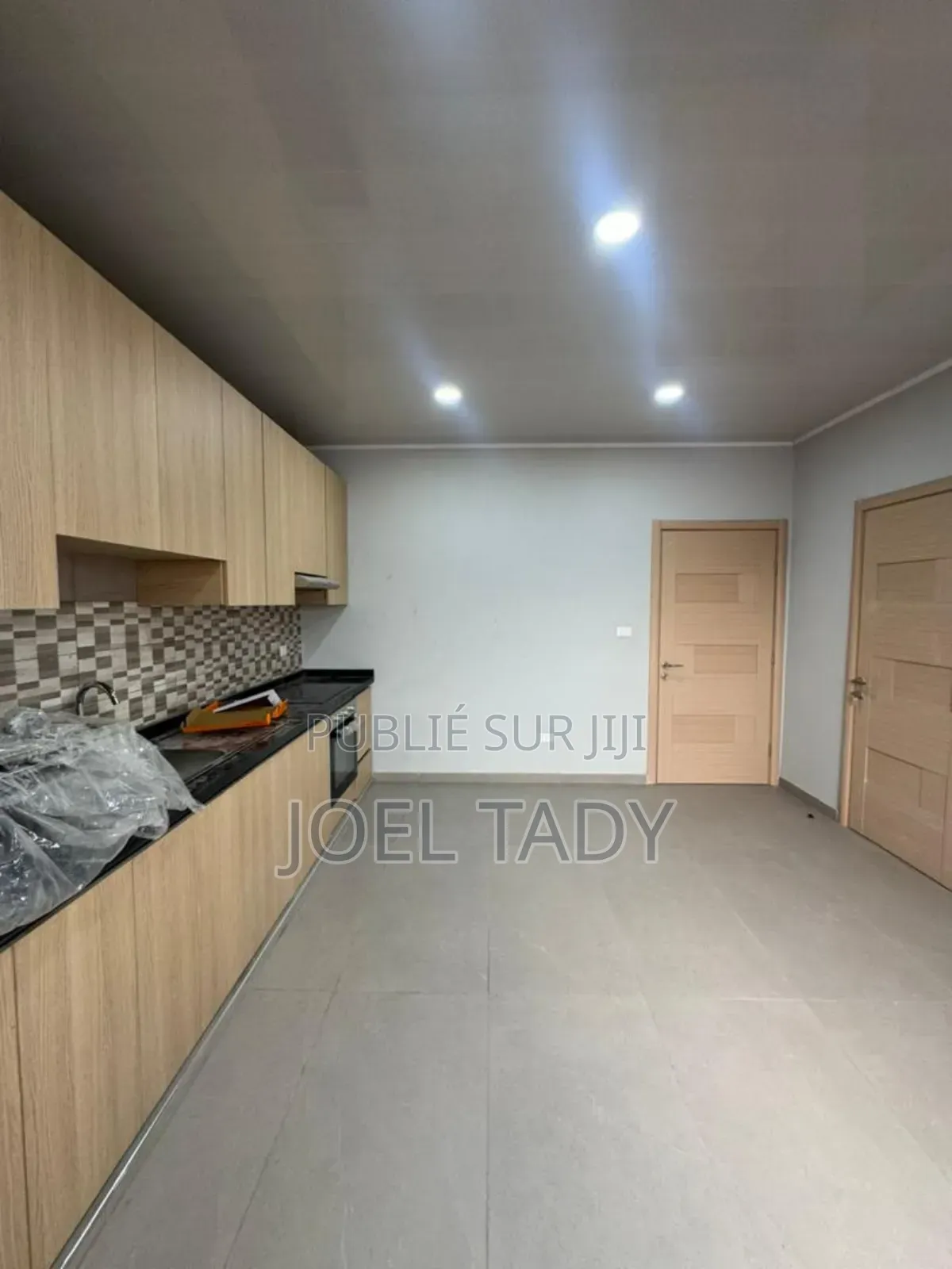 2chbre Appartement dans Empire, Ngaliema à Louer