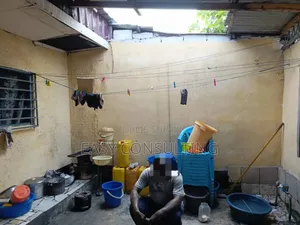 2chbre Villa dans Yolo Nord, Kalamu à Vendre