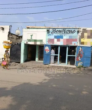 Parcelle Commerciale Sur La Chaussée De Kimwenza – Yolo Nord / Kalamu